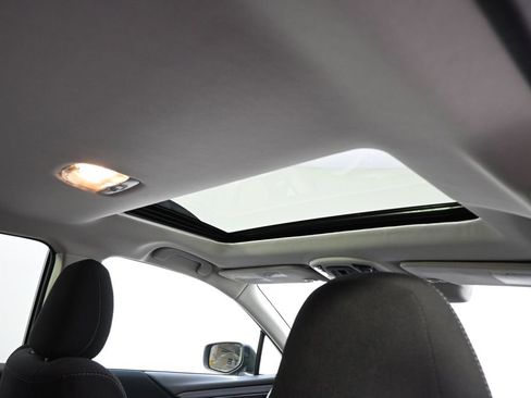 Used 2022 Subaru Outback Premium image 14