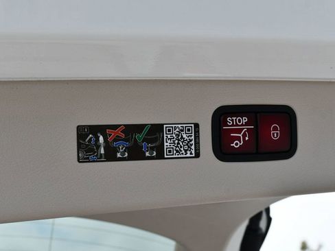 Used 2023 Mercedes-Benz EQS 450+ SUV image 19