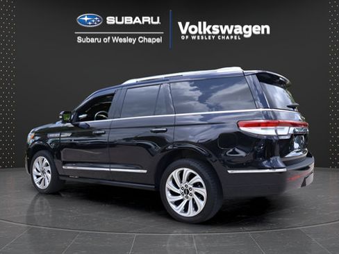 Used 2024 Lincoln Navigator Reserve AWD/4WD image 6