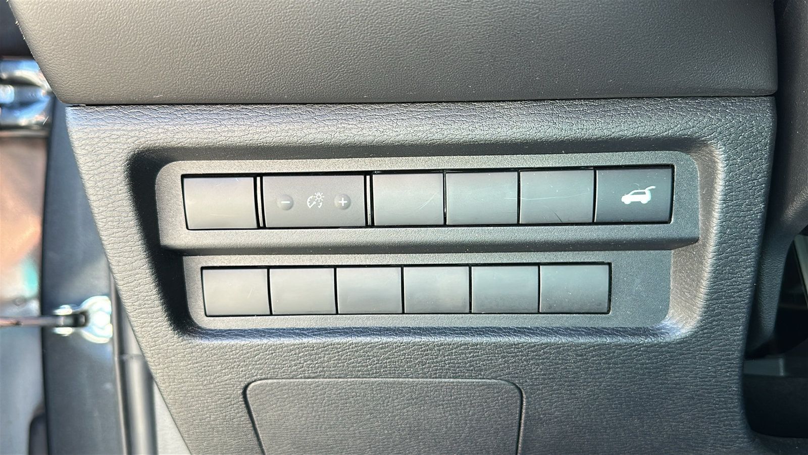 Used 2025 Mitsubishi Outlander AWD image 15