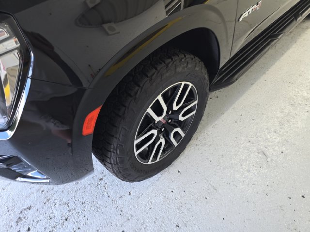 Certified 2023 GMC Yukon AT4 w/ Max Trailering Package AWD/4WD image 9