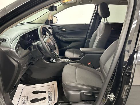 Certified 2024 Buick Encore GX Preferred AWD/4WD image 9