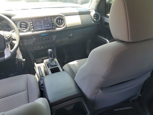 Certified 2021 Toyota Tacoma SR5 RWD image 17