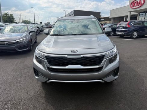 Used 2021 Kia Seltos EX AWD/4WD image 2