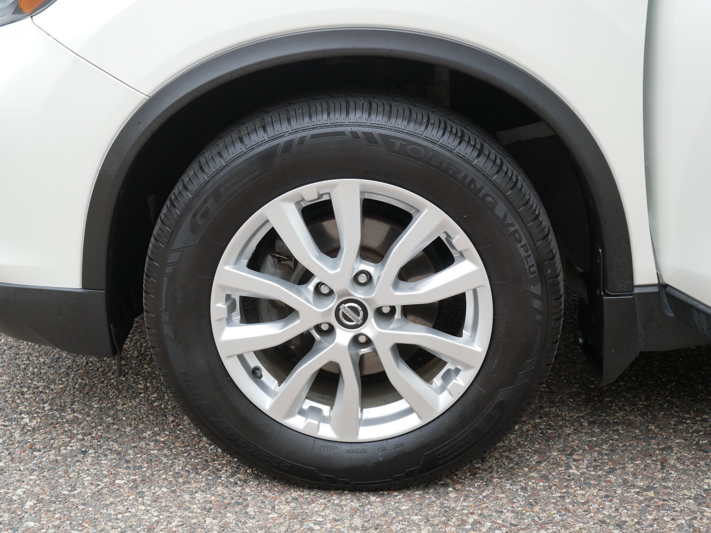 Certified 2017 Nissan Rogue SV w/ SV Premium Package AWD/4WD image 15