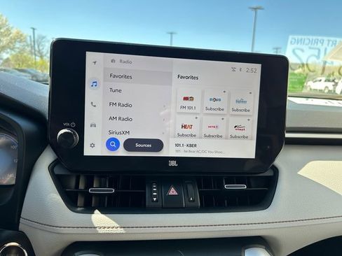 Used 2023 Toyota RAV4 Limited image 19