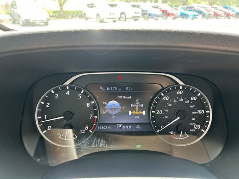 Used 2024 Nissan Frontier SV w/ SV Convenience Package RWD image 25