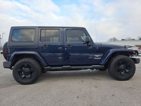 Used 2013 Jeep Wrangler Unlimited Sahara w/ Dual Top Group image 9