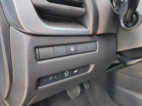 Used 2024 Nissan Rogue SV w/ SV Premium Package FWD image 19