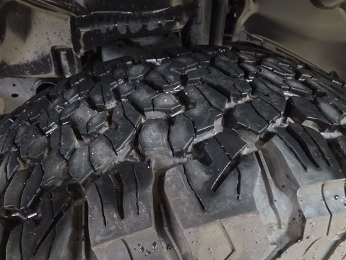 Certified 2025 Jeep Wrangler Unlimited Rubicon 4xe w/ Convenience Group AWD/4WD image 25