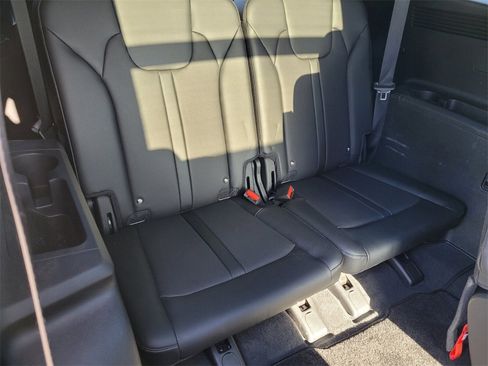 Used 2024 Kia Sorento SX Prestige image 11