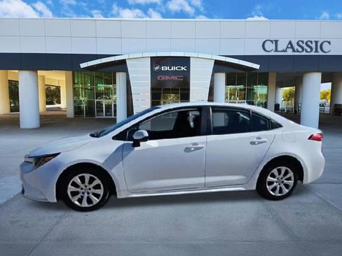 Used 2024 Toyota Corolla LE image 4