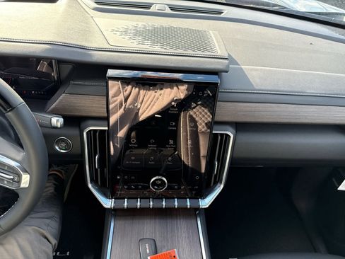 New 2026 GMC Acadia Denali w/ Super Cruise Package image 20