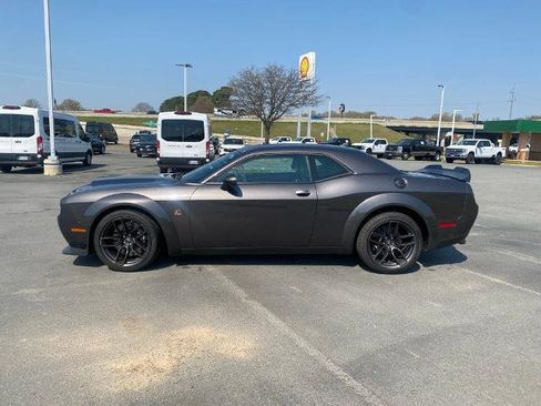 Used 2021 Dodge Challenger R/T Scat Pack RWD image 4