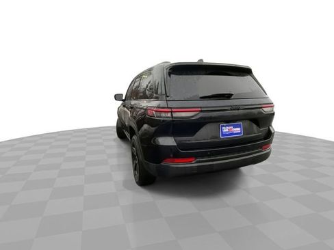 Used 2024 Jeep Grand Cherokee Altitude image 7