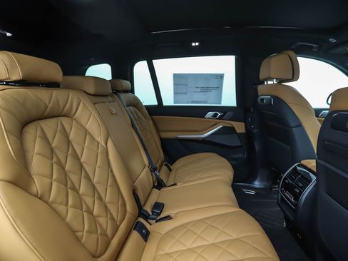 New 2026 BMW X7 xDrive40i w/ M Sport Package AWD/4WD image 33