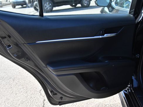 Used 2022 Toyota Camry SE FWD image 31