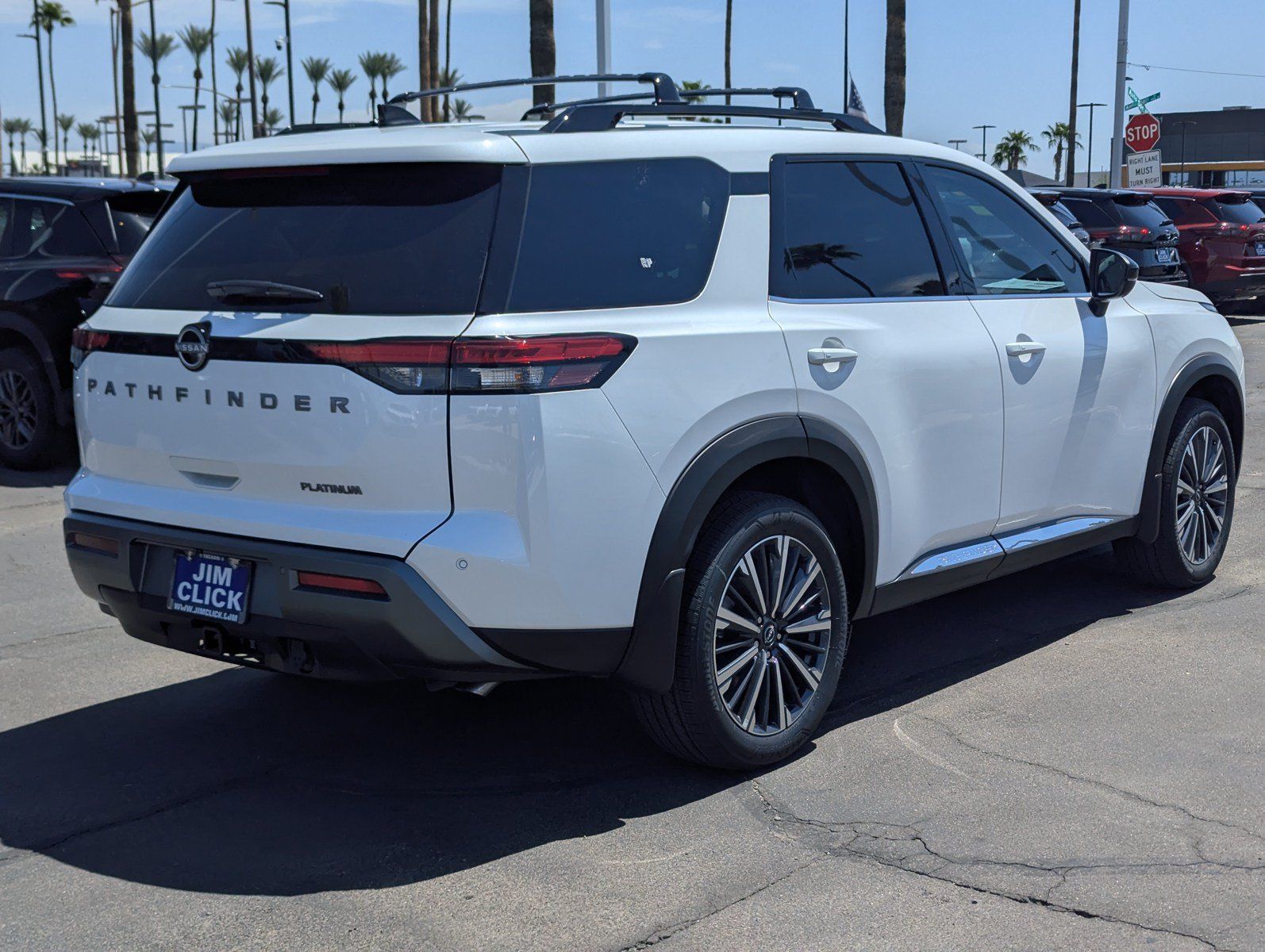 New 2026 Nissan Pathfinder Platinum w/ Accent Package FWD image 2