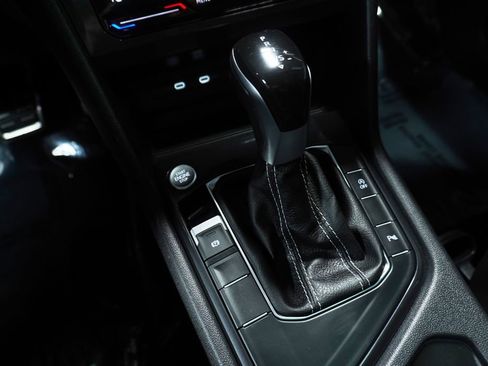 Certified 2023 Volkswagen Tiguan SE R-Line FWD image 18
