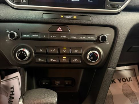 Used 2022 Kia Sportage LX AWD/4WD image 38
