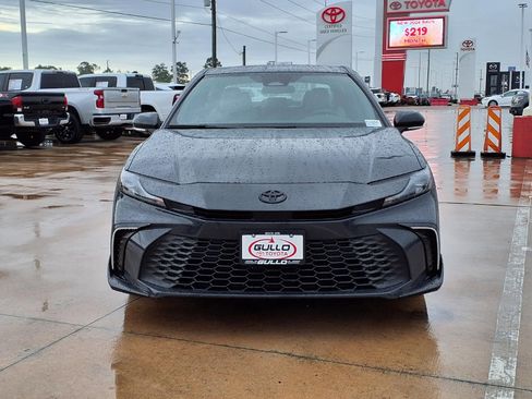 Used 2026 Toyota Camry SE FWD image 4