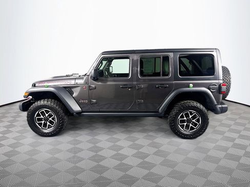Used 2025 Jeep Wrangler Unlimited Rubicon AWD/4WD image 4