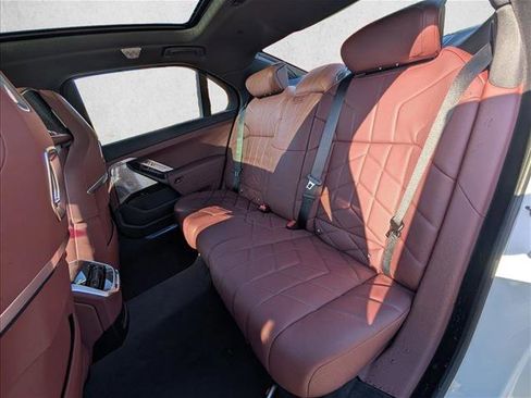 New 2026 BMW i7 xDrive60 AWD/4WD image 16