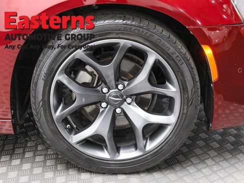 Used 2023 Chrysler 300 S image 32