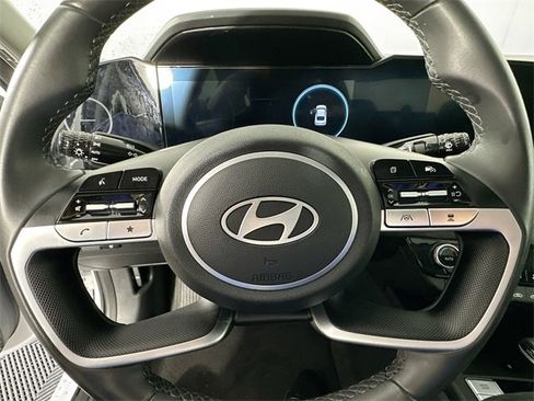 Used 2024 Hyundai Elantra Limited image 22