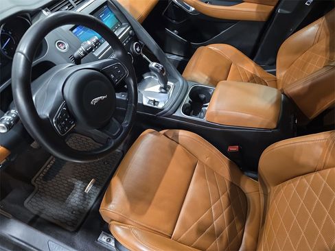 Used 2020 Jaguar E-PACE SE image 16