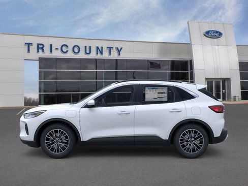 New 2026 Ford Escape SE FWD image 3