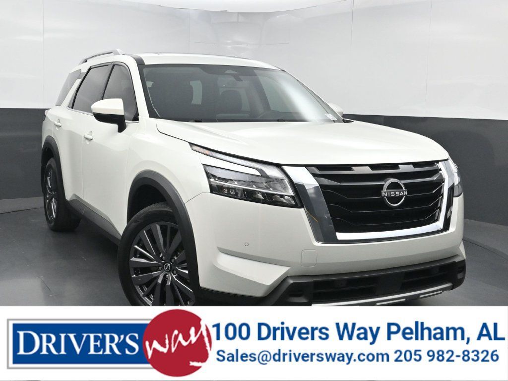 Used 2024 Nissan Pathfinder SL w/ SL Premium Package FWD image 1