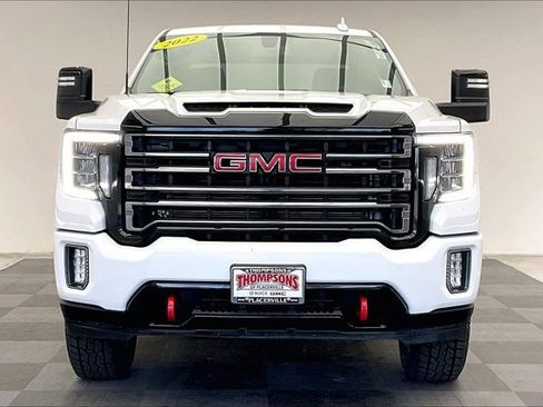 Used 2022 GMC Sierra 2500 AT4 image 2