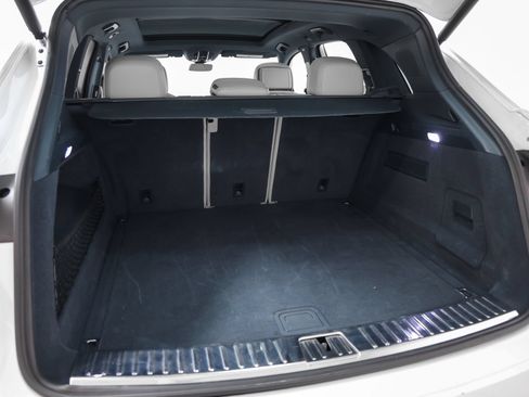 Certified 2023 Porsche Cayenne AWD/4WD image 16