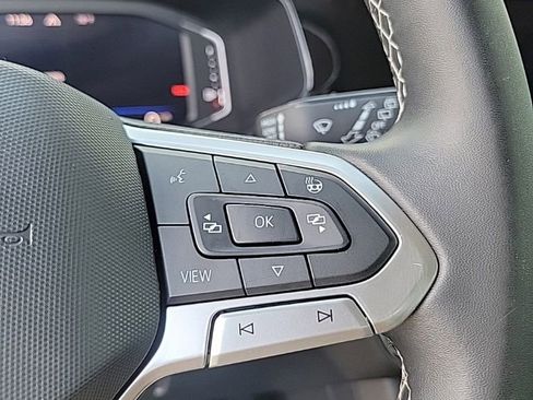 Used 2022 Volkswagen Taos SEL w/ Panoramic Sunroof Package image 28