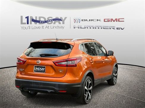 Used 2020 Nissan Rogue Sport SL w/ Premium Package image 2