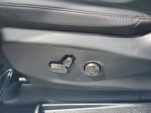 Used 2025 Chrysler Pacifica Select FWD image 7