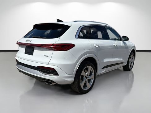 New 2025 Audi Q5 Premium Plus image 3