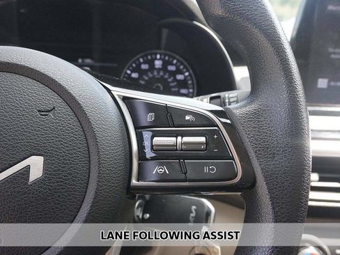 Used 2022 Kia Forte LXS w/ LXS Technology Package FWD image 3