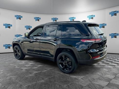 Certified 2023 Jeep Grand Cherokee Altitude AWD/4WD image 4