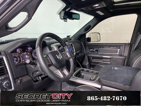 Used 2018 RAM 3500 Laramie Longhorn image 11