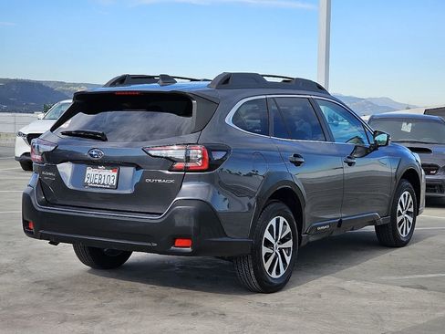 Used 2025 Subaru Outback Premium image 18