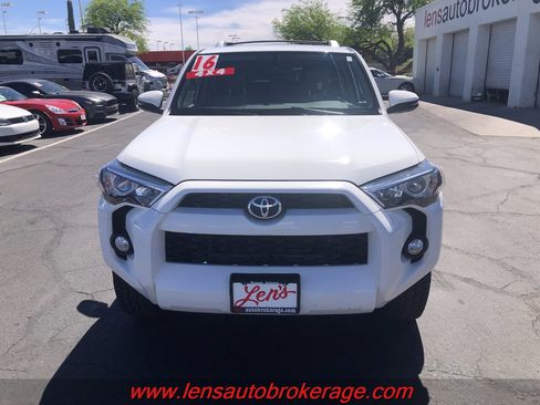 Used 2016 Toyota 4Runner SR5 Premium image 3