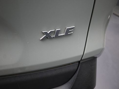 Used 2022 Toyota RAV4 XLE w/ Convenience Package image 21