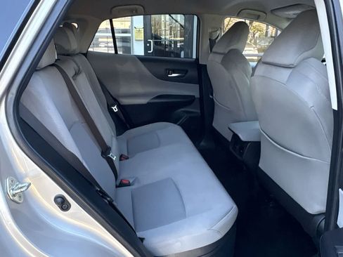 Used 2023 Toyota Venza LE image 24