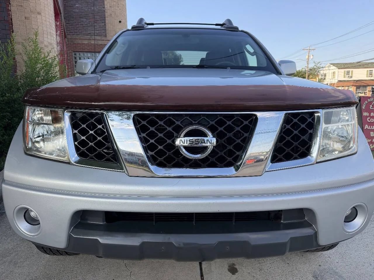 Used 2005 Nissan Frontier LE w/ (X01) Leather Pkg AWD/4WD image 3