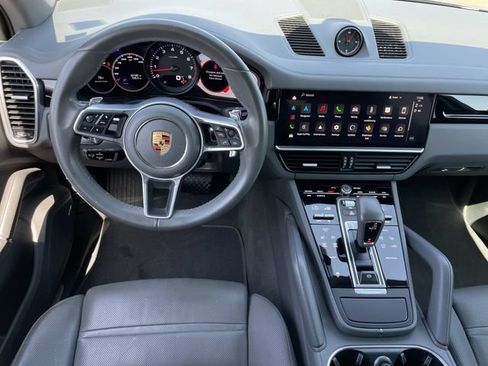 Used 2023 Porsche Cayenne AWD/4WD image 10