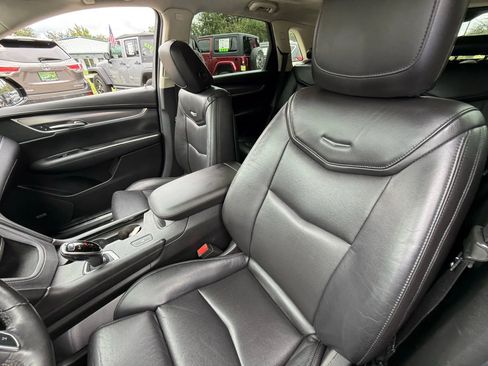 Used 2017 Cadillac XT5 Luxury w/ Driver Awareness Package image 14