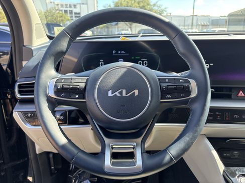 Used 2023 Kia Sportage EX AWD/4WD image 11