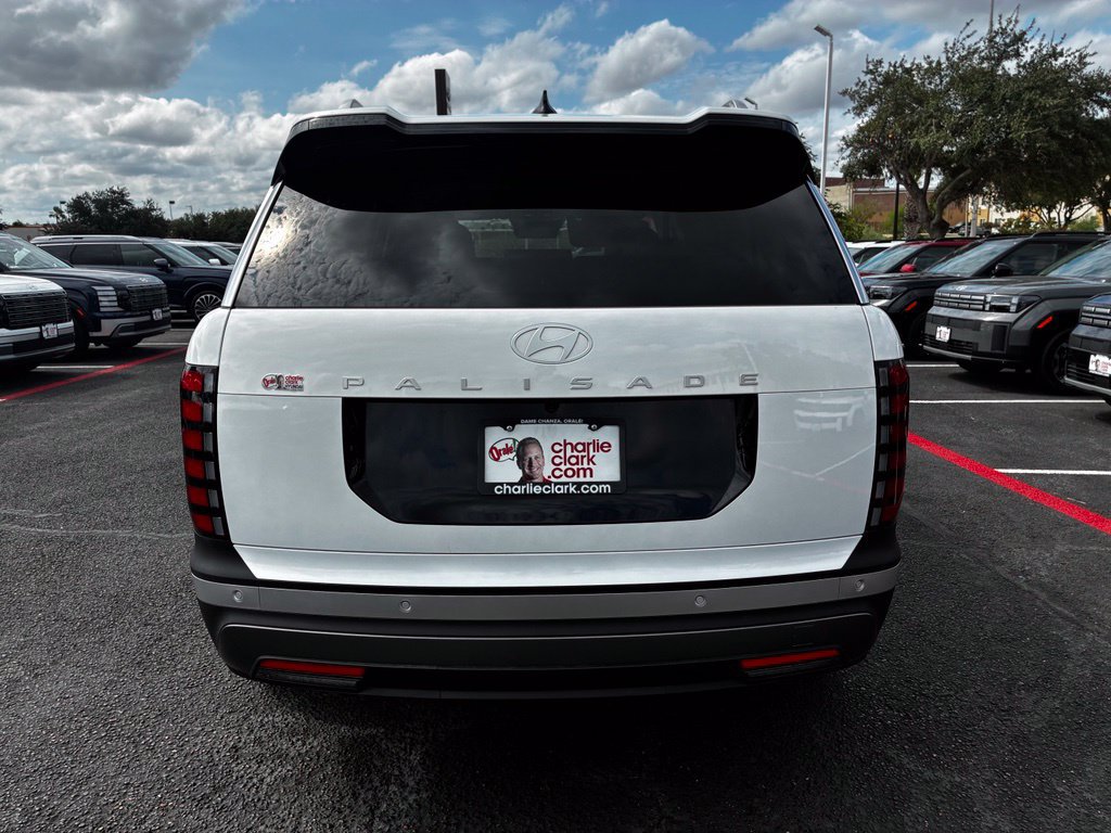 Used 2026 Hyundai Palisade SEL FWD image 4